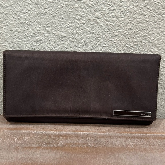Authentic Vintage Women’s Prada Wallet - Picture 1 of 15